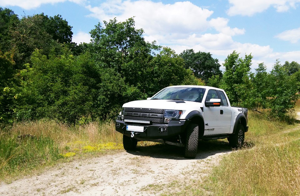 08_F150_Hennessey_VelociRaptor.jpg